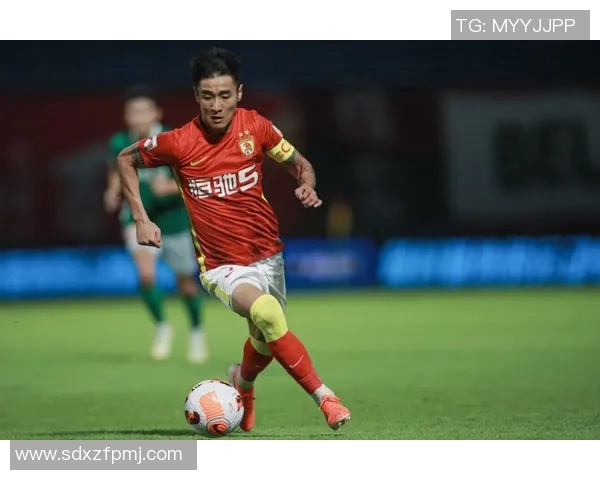 韦世豪中超远射精彩瞬间回顾展现足球魅力与技术的完美结合