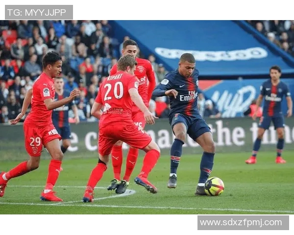 法甲联赛新增规则:球员比赛上限调整为每场3人替换