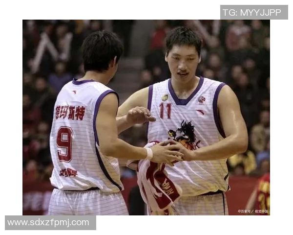 广东宏远队凭强大实力成功卫冕，再次登顶CBA总冠军宝座，完美谢幕赛季风云！